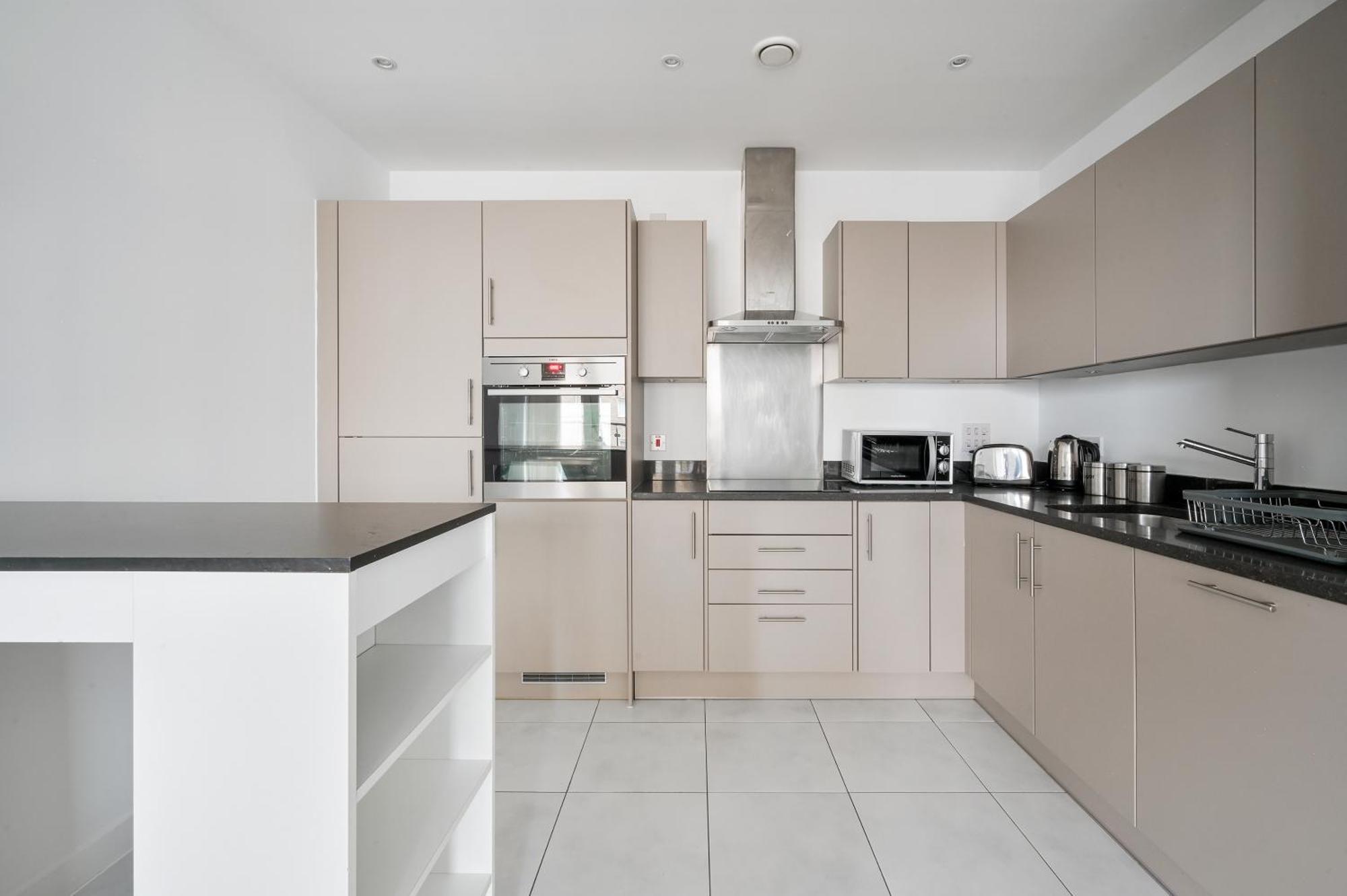 Canary Chic 2 Bedroom With Marina Views Appartement *
